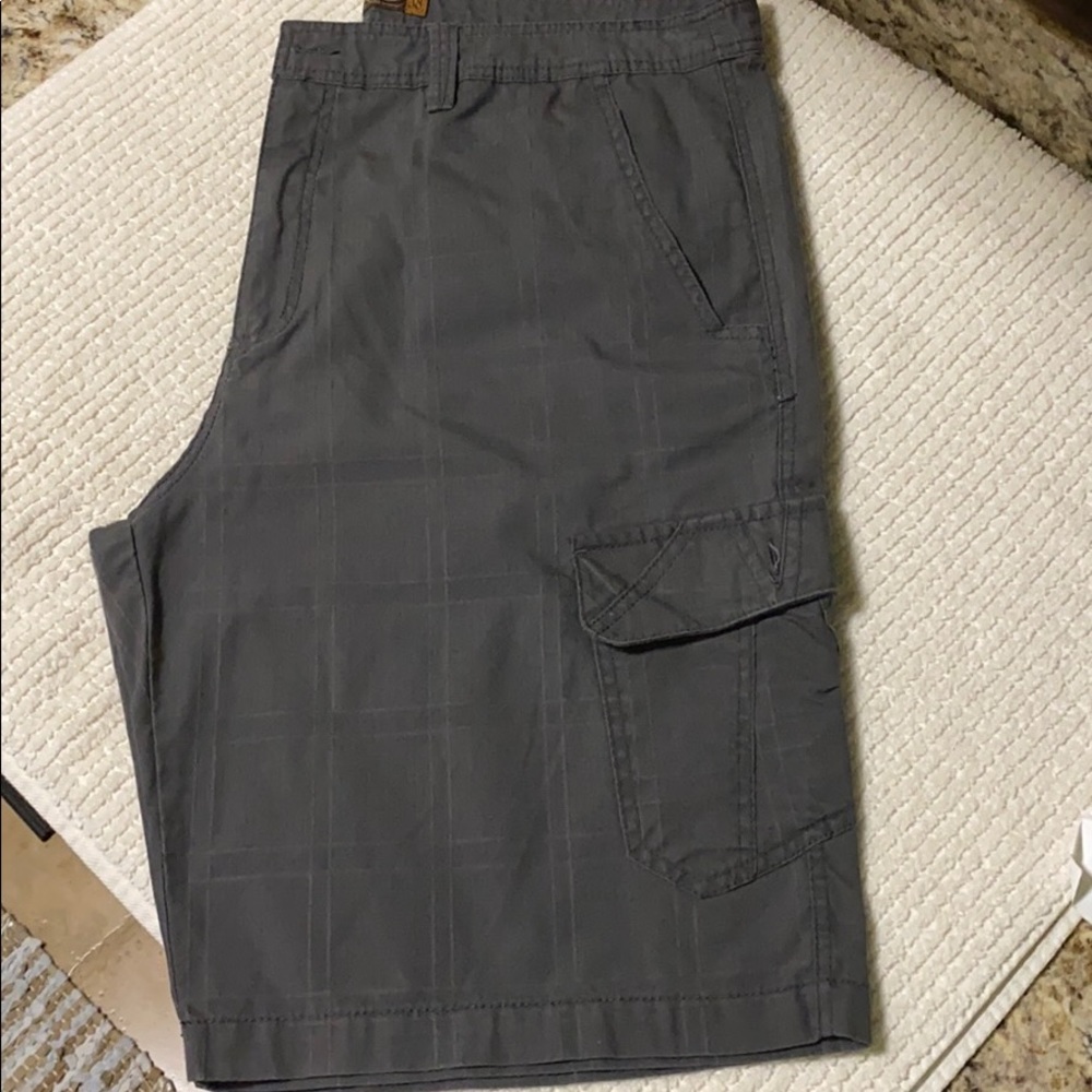 Retrofit men’s gray shorts